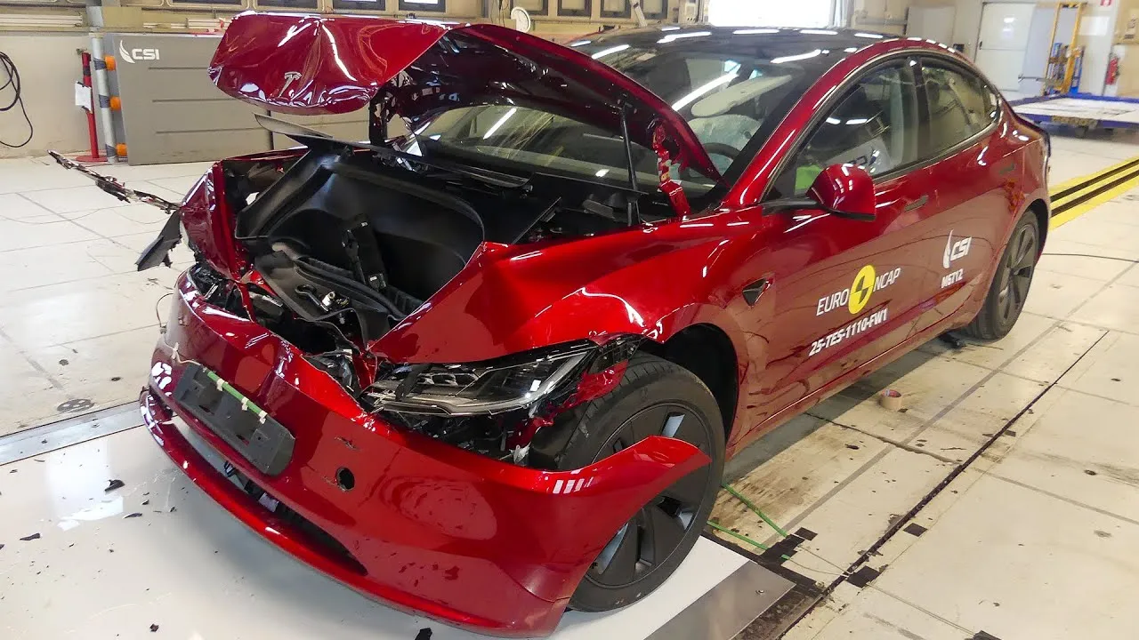 NEW Tesla Model 3 – Crash Test
