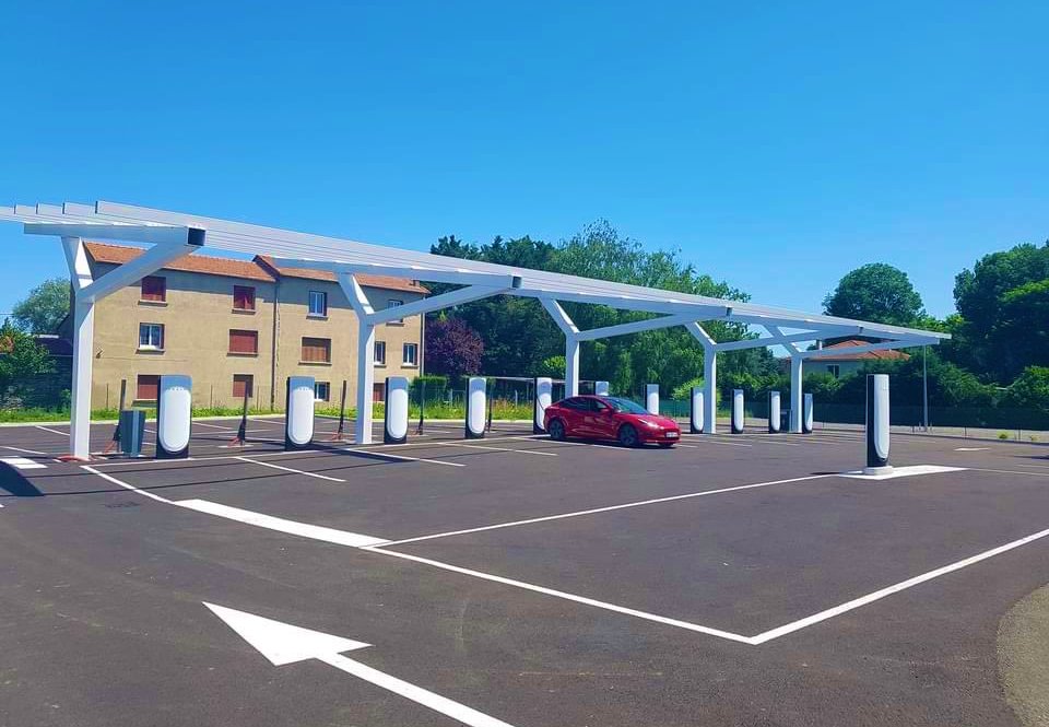 Tesla opens second V4 Supercharger station - Drive Tesla