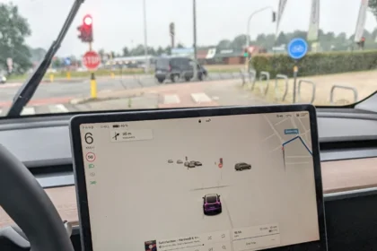 full screen visualisation while driving v0 jk0khpc4wy3d1 1